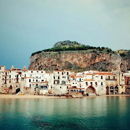 3 Bedrooms House With Sea View Shared Pool And Enclosed Garden At 4 Km Away From The Beach Holiday home Cefalu